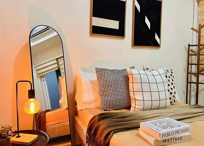Staycation By Rhen Apartment *